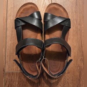 Women's Taos Footwear Sideways Black Leather Strappy Sandals